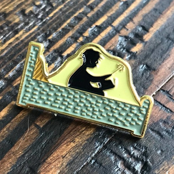 Harry Potter LUMOS Spell Collect Enamel Pin LAST ONE! 820 - Picture 2 of 7